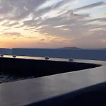 Fabrica Santorini Pýrgos