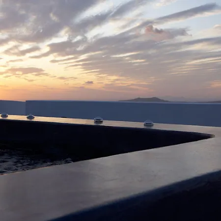 Fabrica Santorini Pýrgos