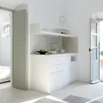 Fabrica Santorini Pyrgos Kallistis