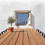 Fabrica Santorini * Pyrgos Kallistis