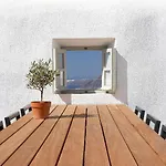 Fabrica Santorini Pyrgos Kallistis